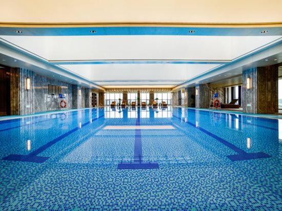 Grand New Century Hotel Haining Zhejiang Exterior photo
